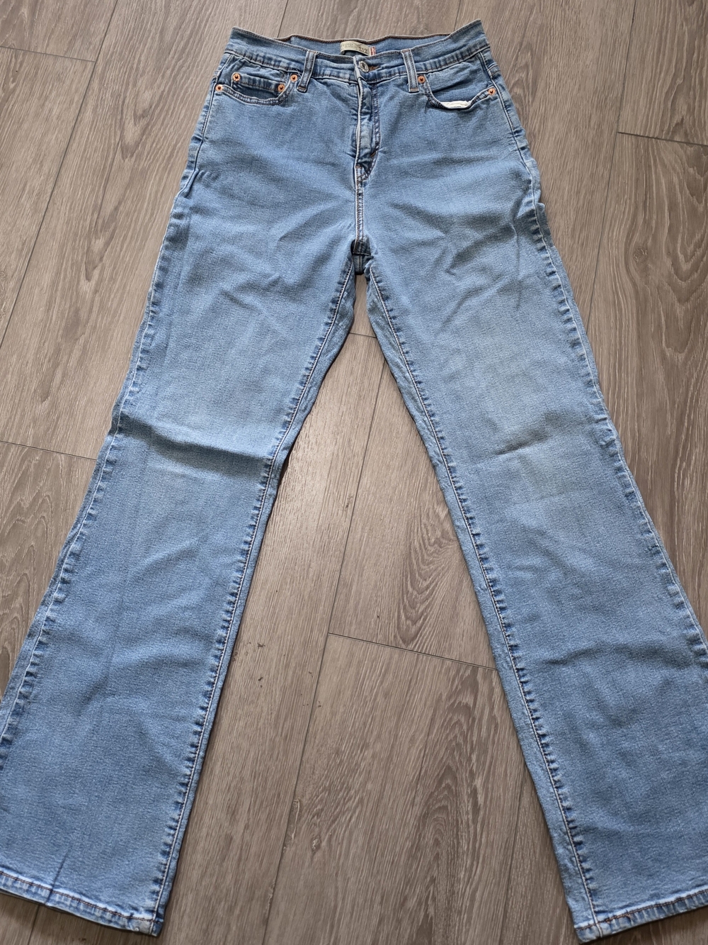 Levis Womans Jeans